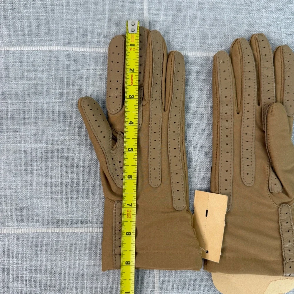 Isotoner Warm Ups by Aris One‎ Size Driving Gloves Tan Vintage New without tags